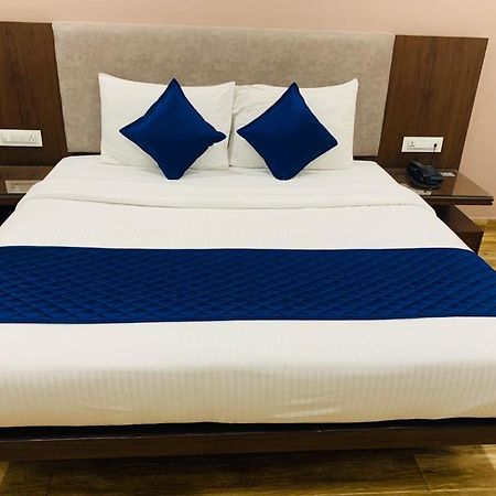 Hotel Ak Suites Patiāla Extérieur photo