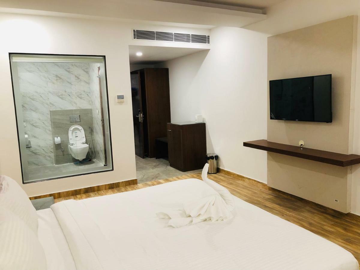 Hotel Ak Suites Patiāla Extérieur photo