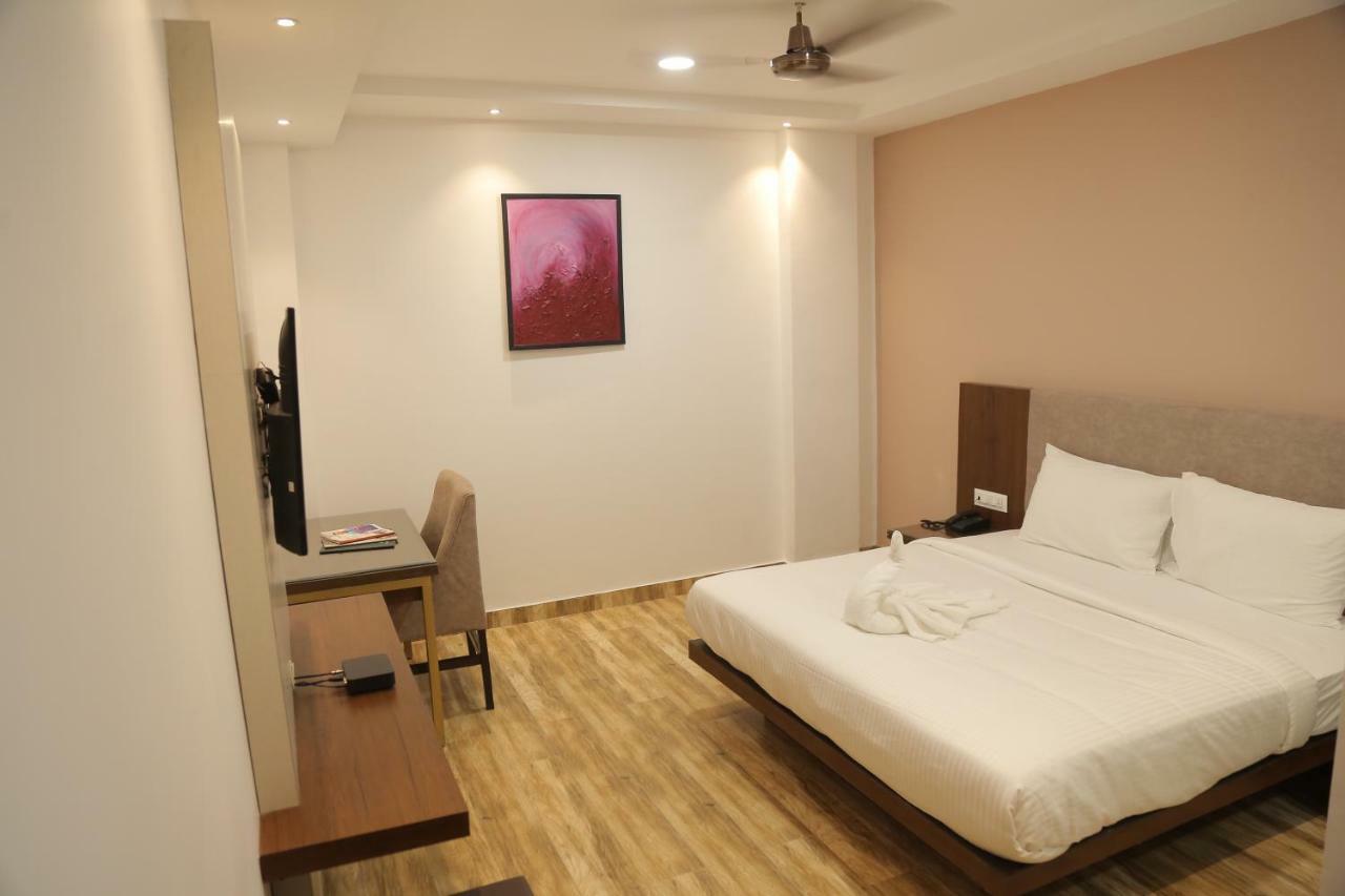 Hotel Ak Suites Patiāla Extérieur photo