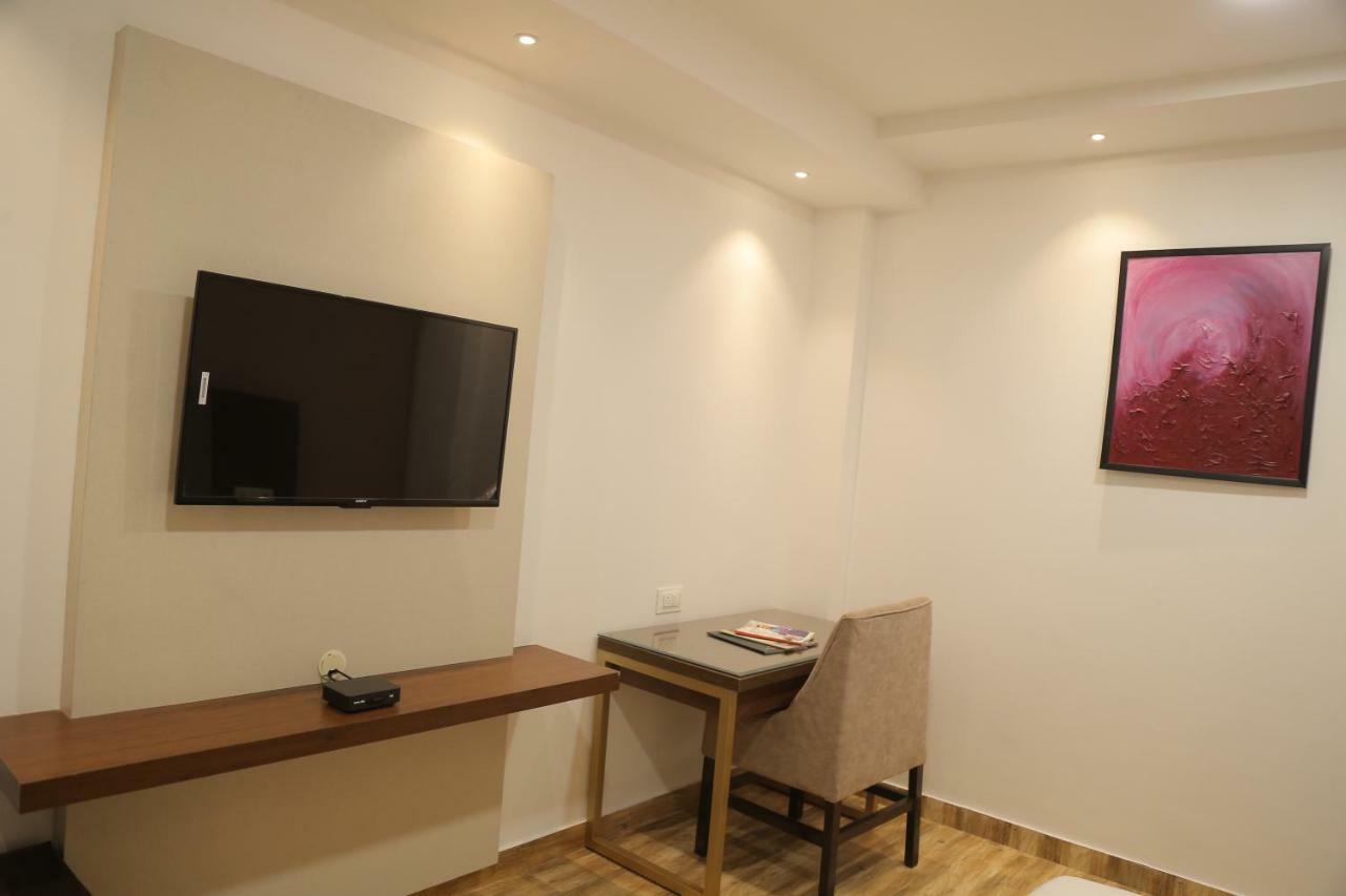 Hotel Ak Suites Patiāla Extérieur photo