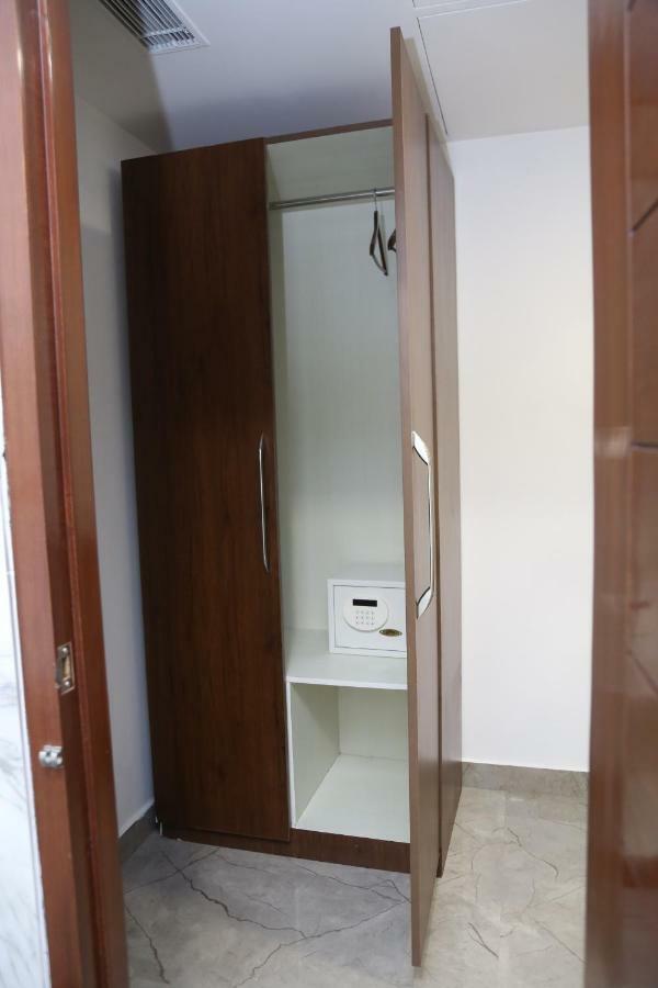 Hotel Ak Suites Patiāla Extérieur photo