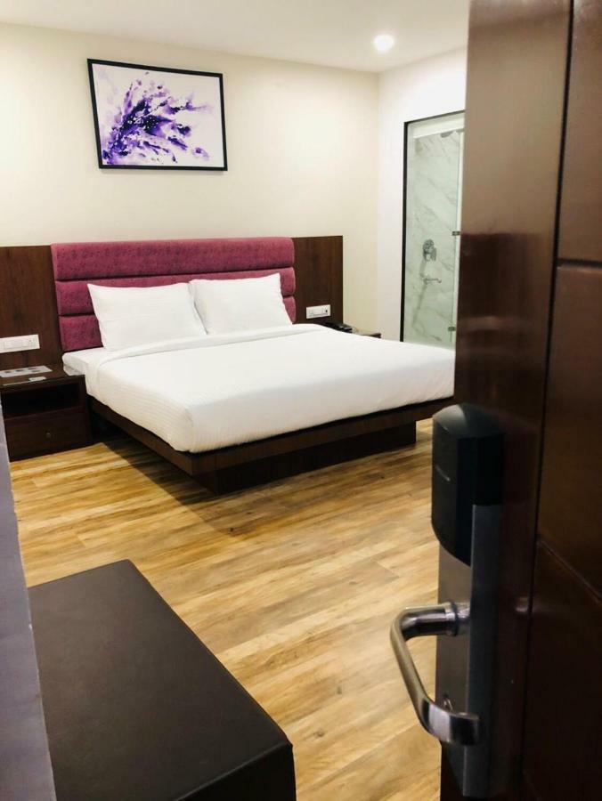 Hotel Ak Suites Patiāla Extérieur photo
